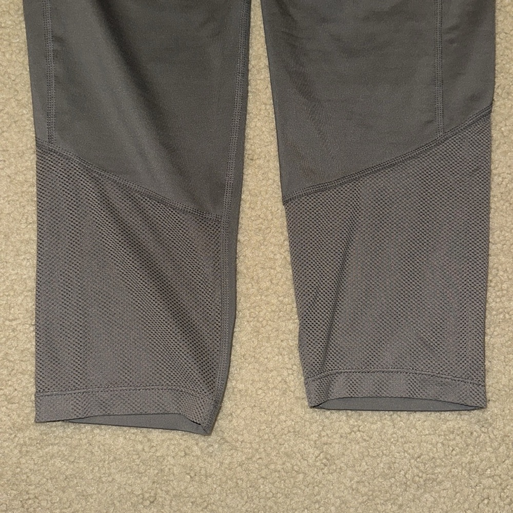 WOMENS NIKE CROPPED LEGGINGS, SIZE SMALL - Picture 6 of 6